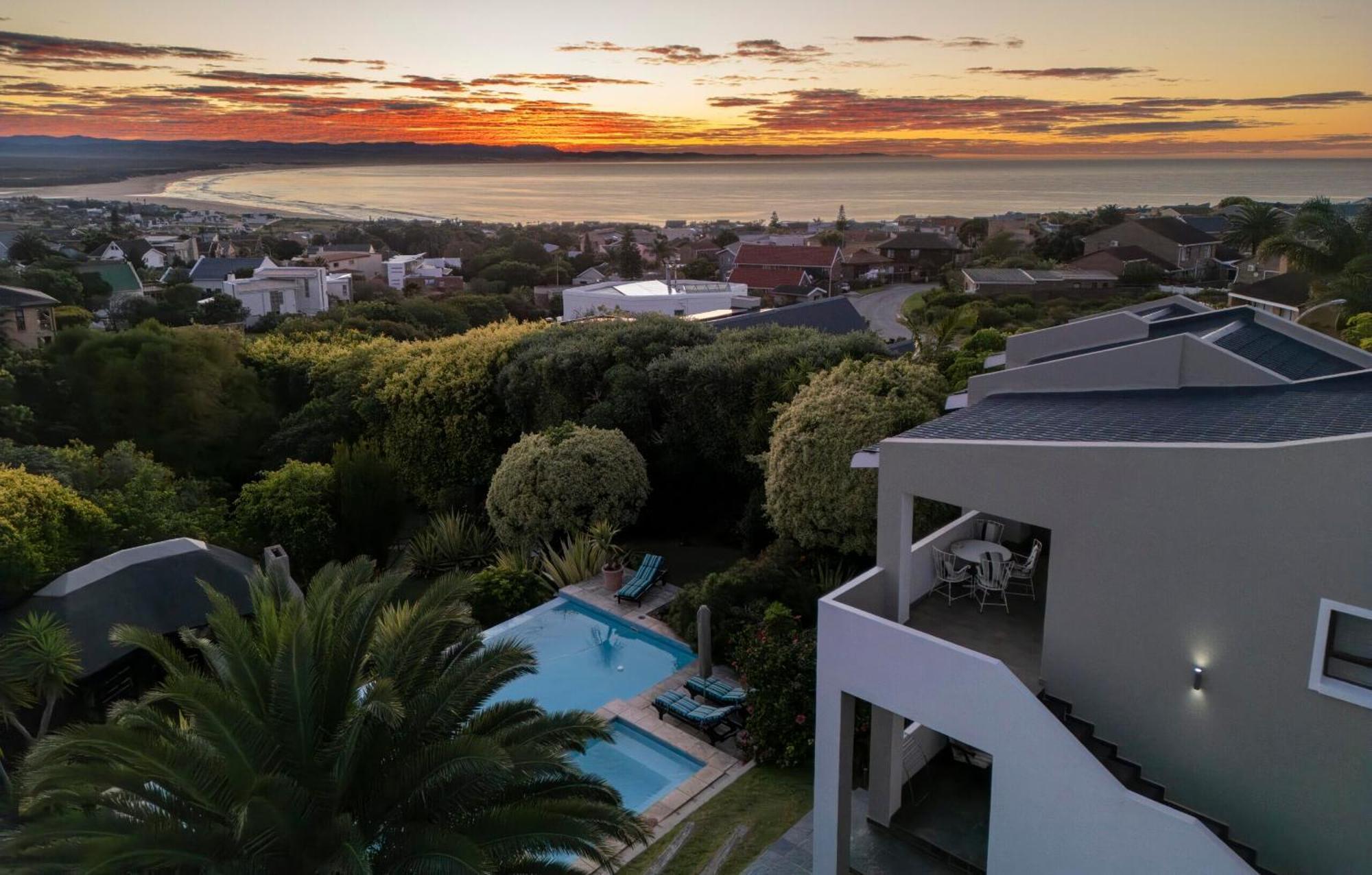 The Ocean Bay Luxury Guesthouse Jeffreys Bay Exterior foto
